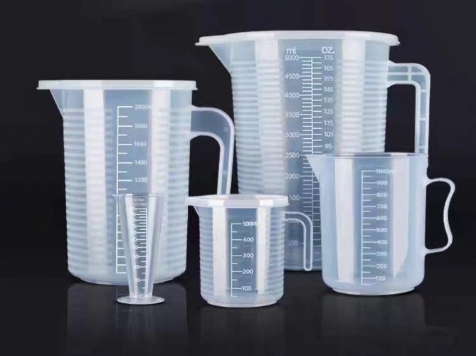 塑料量杯